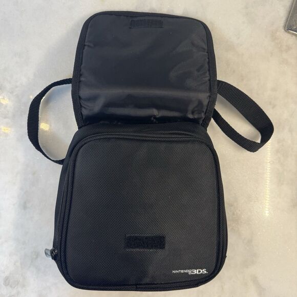 Nintendo 3DS Super Mario Black Universal Transporter Case - Picture 8 of 16